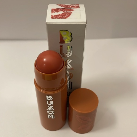 Buxom Power-Full Plump Lip Balm INNER GLOW
Lightly Swatched * - Picture 2 of 13
